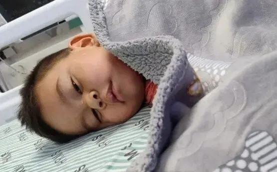 João, de apenas 2 anos, internado no HRMS. (Foto: Arquivo familiar)